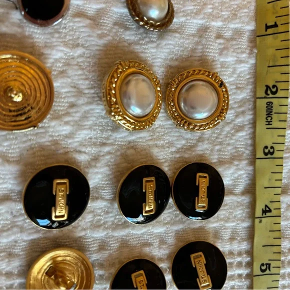 St. John Collection Gold and Black Button Set - Picture 5 of 7
